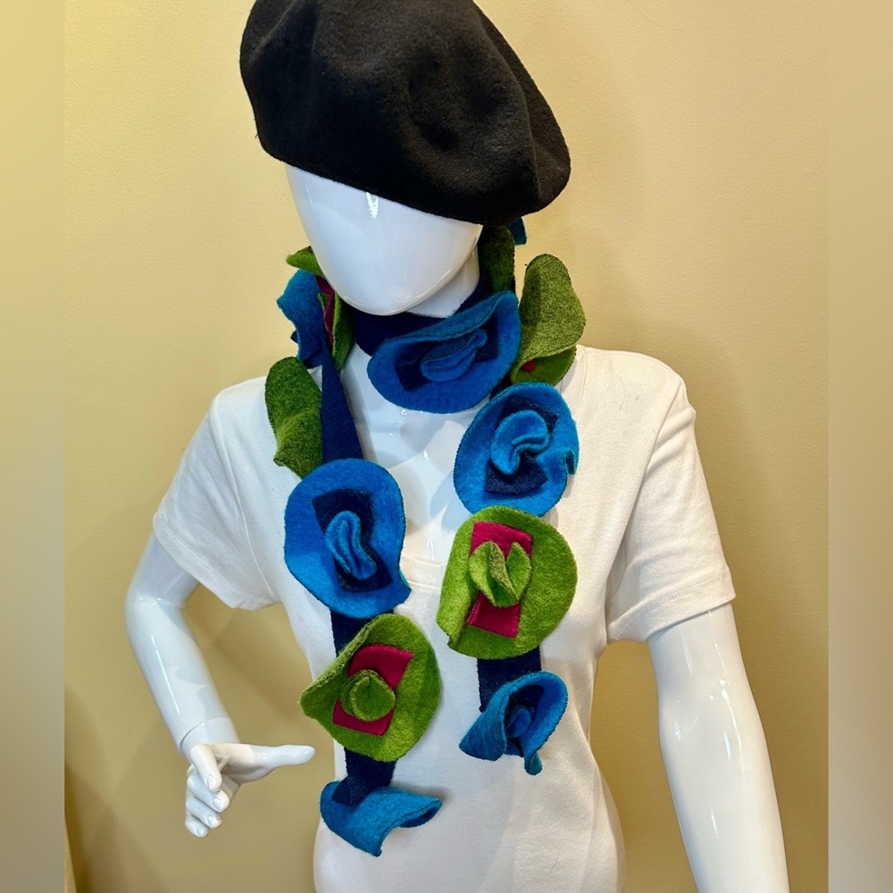 VTG 1990s Handmade Felted Wool Flower Boa Garland Scarf